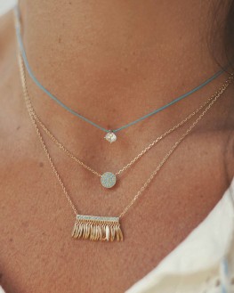 Composition collier femme chaîne plaqué or pétales turquoises - Bijoux de créateur tendance Instagram - Madame Vedette